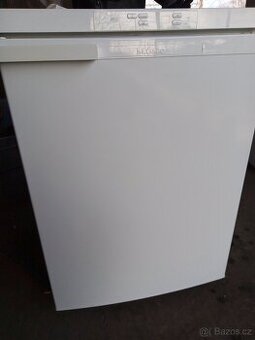Mrazák Miele ( 4 šuplíky )- široký 60 cm- jako nový