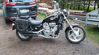 Honda Magna 750 - 1