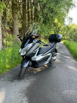 Honda Forza 300