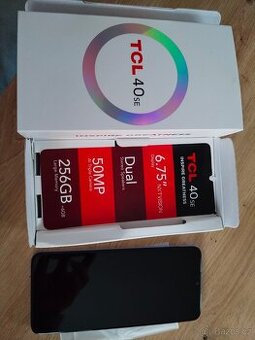 Prodej mobilního telefonu TCL40se