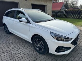 Hyundai i30 kombi 1,0 tgdi DCT Family Smart
