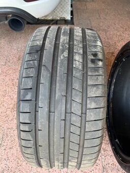 255/35 r18