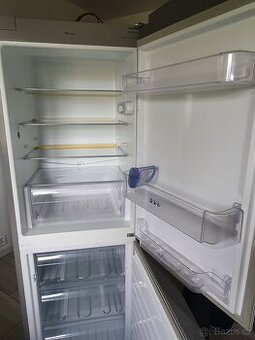 Nerezová lednice s mrazákem
