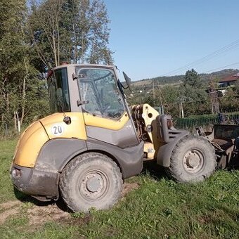 Čelní nakladač Alhmann AX 85