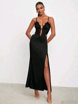 Krásné krajkové šaty vel S