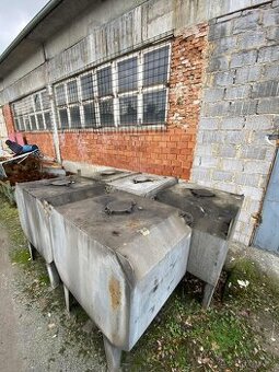 Prodám nádrže od topného oleje