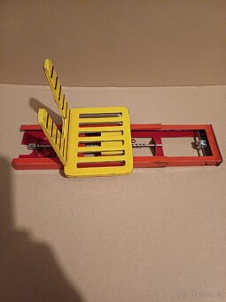 Staré hračky. Ites,kdn.