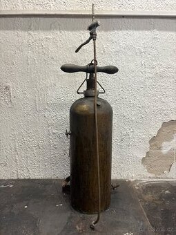 Starožitný mosazný postřikovač