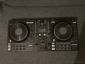 Numark Mixtrack Platinum FX