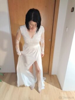 Jednoduché svatební šaty