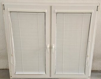 Plastové okno dvoukřídlé 1530x1460, demontované, 2 kusy