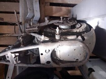 Honda monkey 1979 rám s kolama a vidlicema má