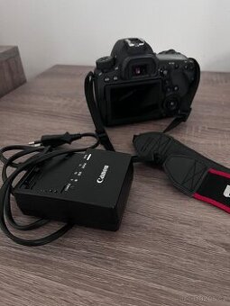 Prodám digitální zrcadlovku Canon EOS 6D Mark II.
