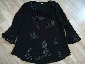 Halenka černá s květy