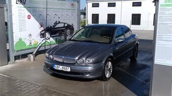 Jaguar X-Type 2.2D kůže dřevo AUX vstup audio