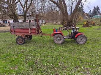 Malotraktor s vlečkou