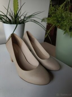 Boty na podpatku, Graceland