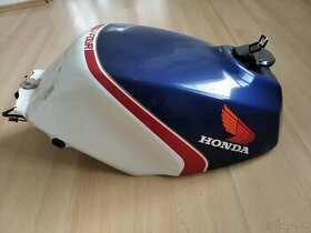 Honda VF 750 - 1