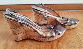 Elegantní zlaté korkové dámské sandály vel 40