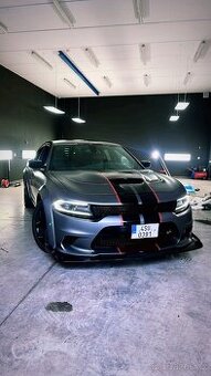 Dodge Charger 2015 na díly