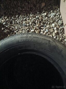 Pneu185/65R14