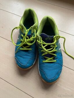 Asics sálové boty vel 33,5