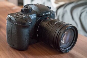 Panasonic Lumix DC-GH5 + 12-60mm LEICA F2,8-4,0 DG Vario-Elm