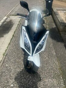 Prodám skútr Kymco Downtown 125i