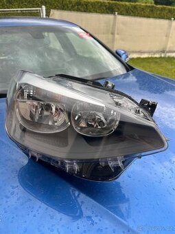 BMW F20 F21 světlomet pravý