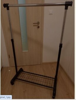 stojan na šaty pojízdný koupím