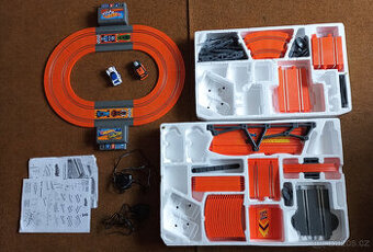 2x autodráha Hot wheels: 83127 a většina dílů z velké 83162