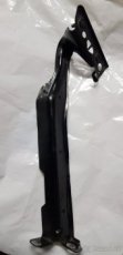 Držák předního blatníku Audi A4 8K0821135