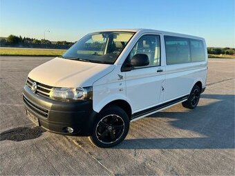 VW T5.1 103kw 5míst TOP STAV