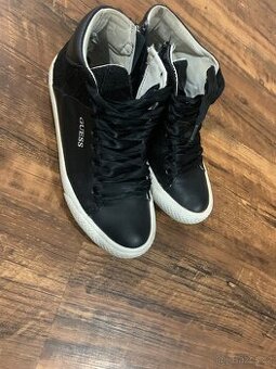 Guess tenisky