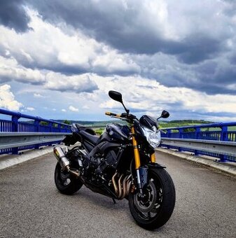 Yamaha FZ8