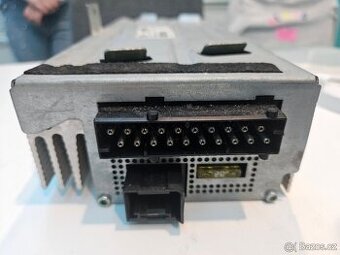 Různé zesilovače hudby BMW i Logic7