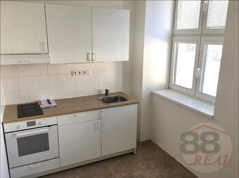 1+1, Ulice Nádražní