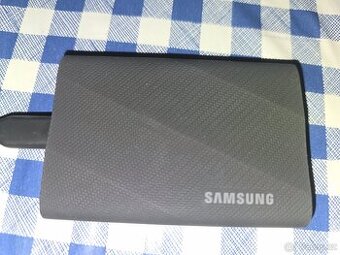 Samsung Portable SSD T9 2TB černý