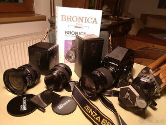 Zenza Bronica GS-1 (6x7) s příslušenstvím