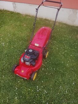 Benzínová sekačka s pojezdem