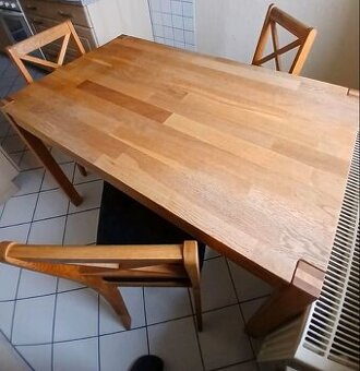 Stůl jídelní dubový a 4 židle - masivní
