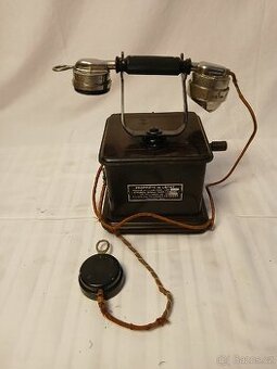 Starožitný stolní telefon