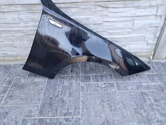 Blatnik BMW E87 E81 cerny prava strana