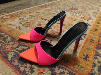 Sandále na vysokém podpatku