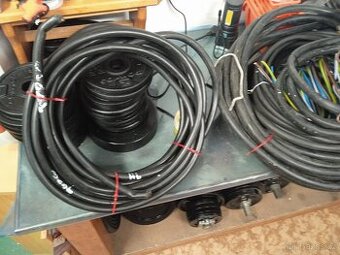 Měděné silové kabely