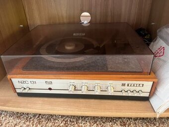 Gramofon Tesla včetně reproduktoru