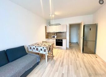 krásný byt 1+Kk 38m2 v ul.Mantovská,Praha 15-Horní Měcholupy