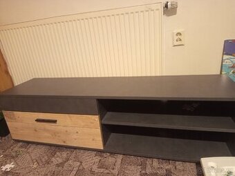 Úplně nová a neposkrabana komoda