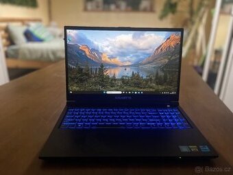 Herní GIGABYTE G5 ME | RTX 3050 Ti | 16GB RAM | i5-12500H