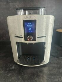 Krups EA81 automatický kávovar na zrnkovou kávu